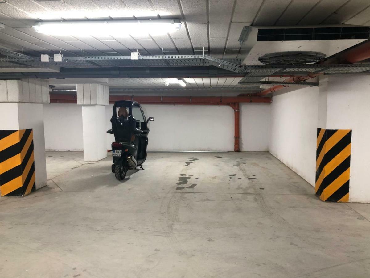 Klimatyzowany Apartament Roma Z Garazem Podziemnym Келце Екстериор снимка